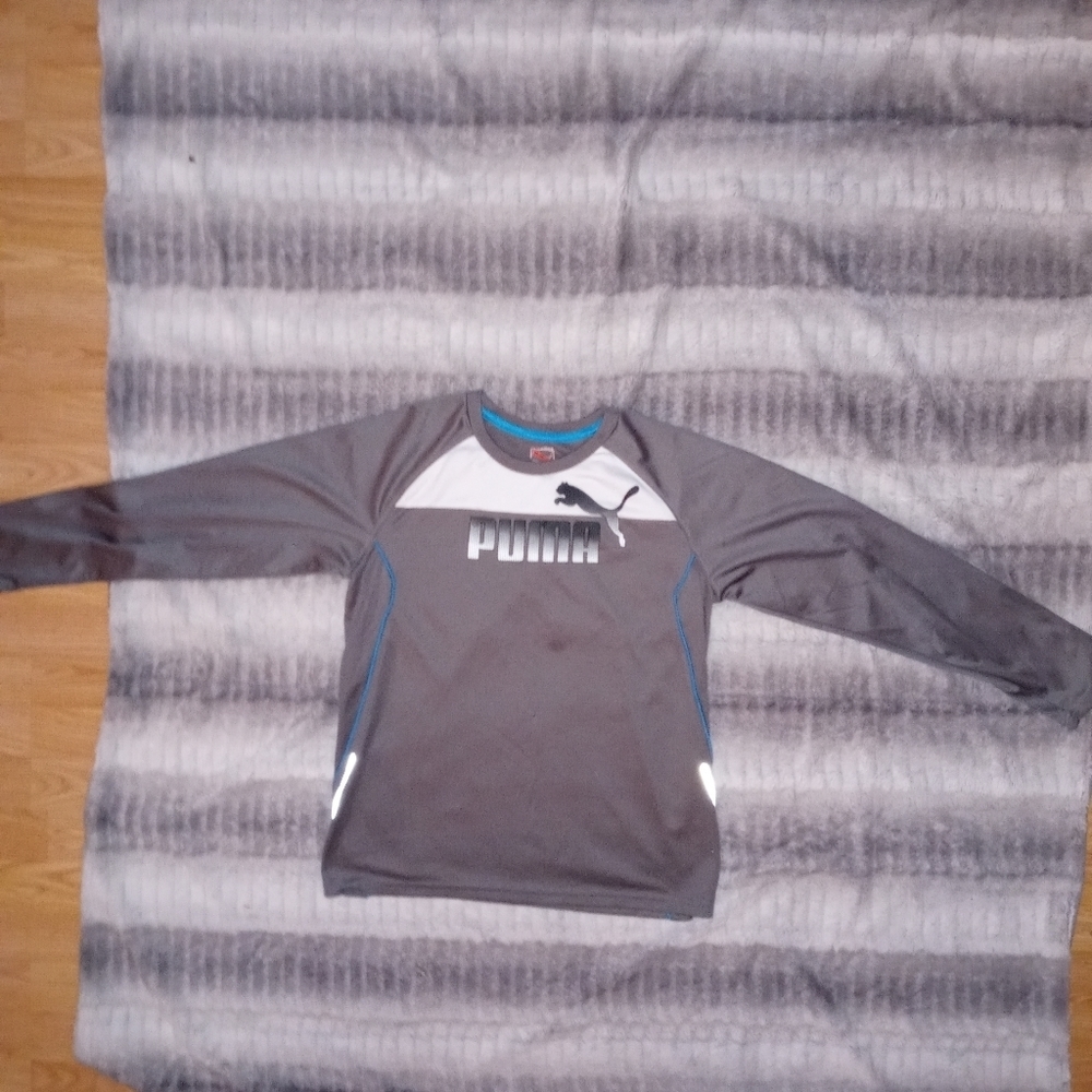 Womens Puma athletic shirt